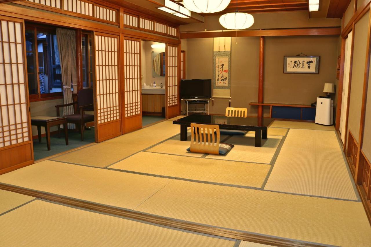 Tsutaya Ryokan Тойока Екстериор снимка
